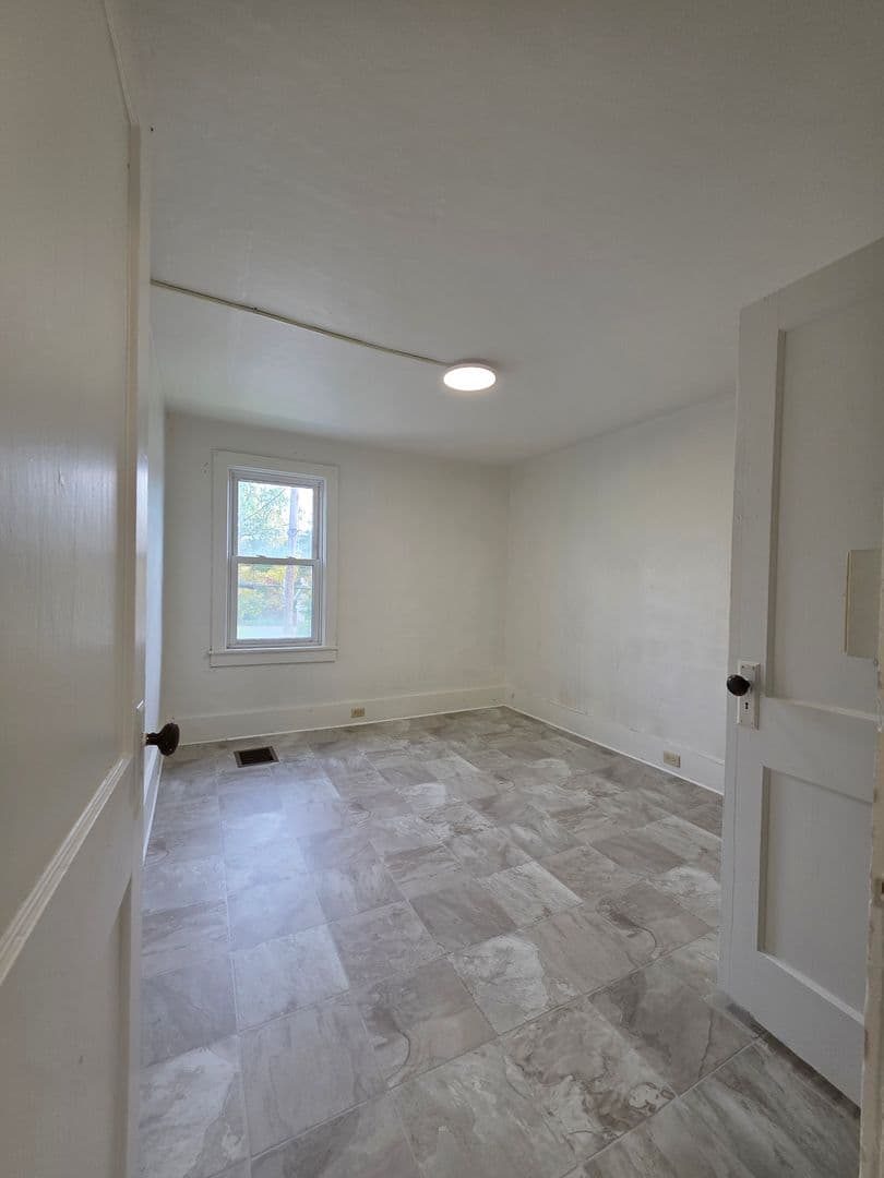 Elmira Heights Apartment: 2115-2117 College AVE
