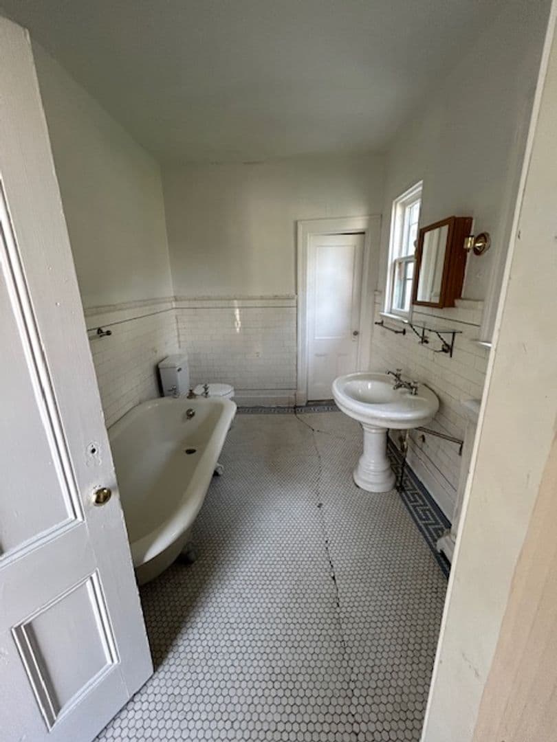 Elmira Apartment: 504 Maple AVE