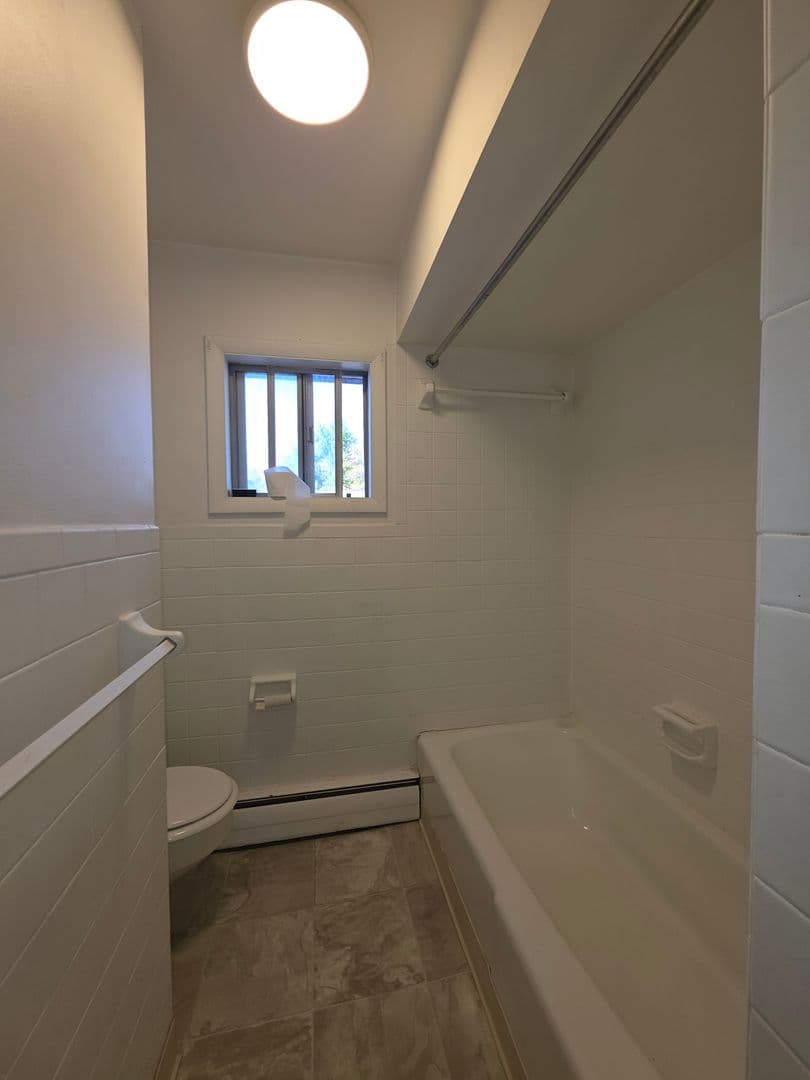 Elmira Apartment: 515 W WATER ST
