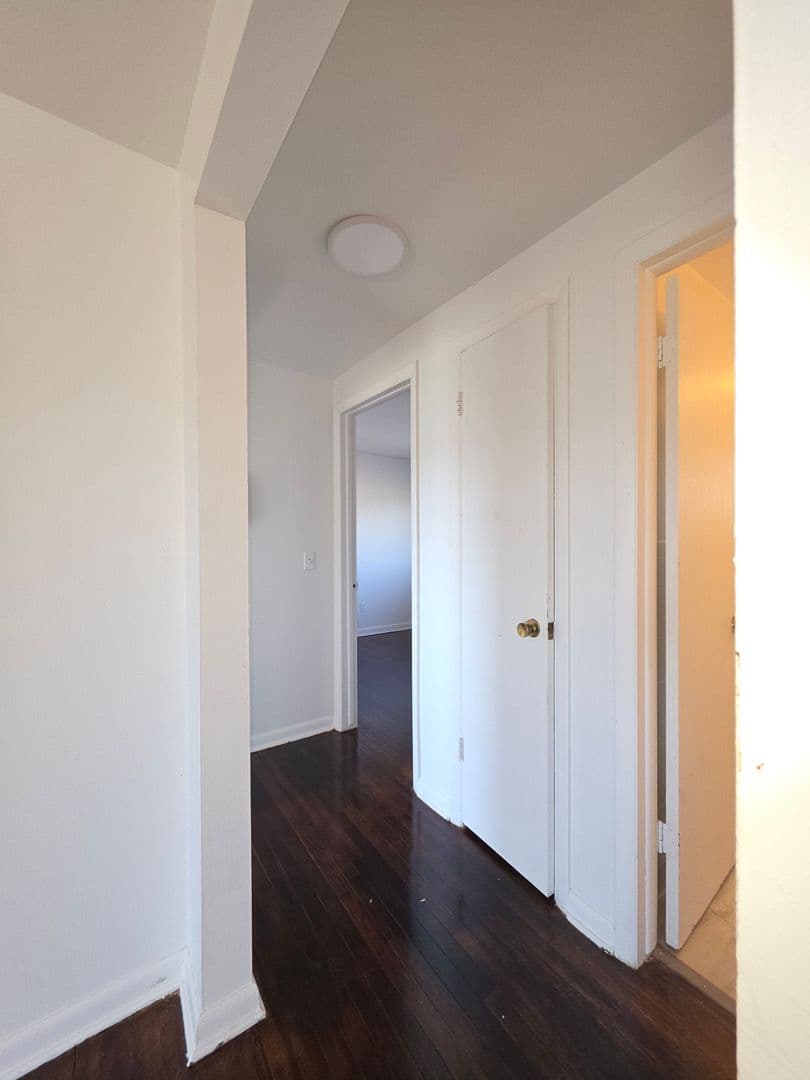 Elmira Apartment: 515 W WATER ST