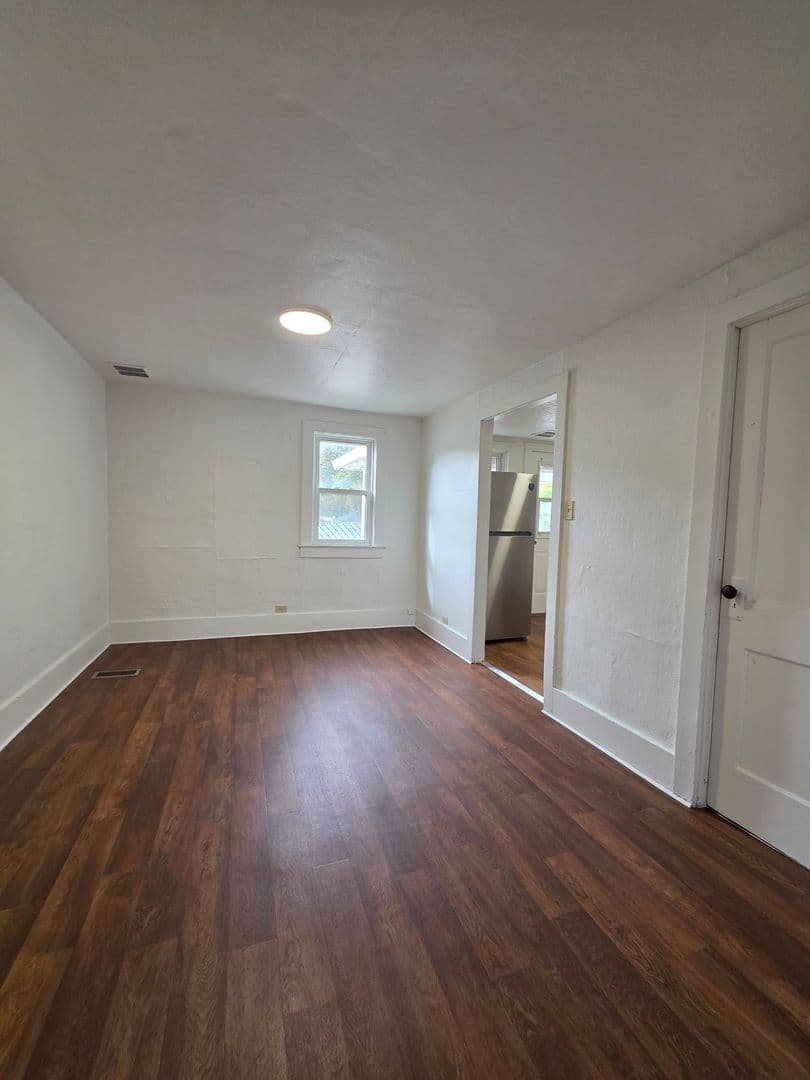 Elmira Heights Apartment: 2115-2117 College AVE