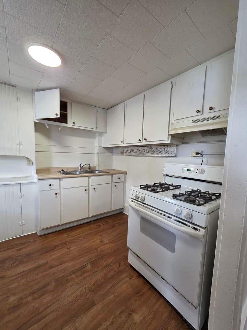 Elmira Heights Apartment: 2115-2117 College AVE