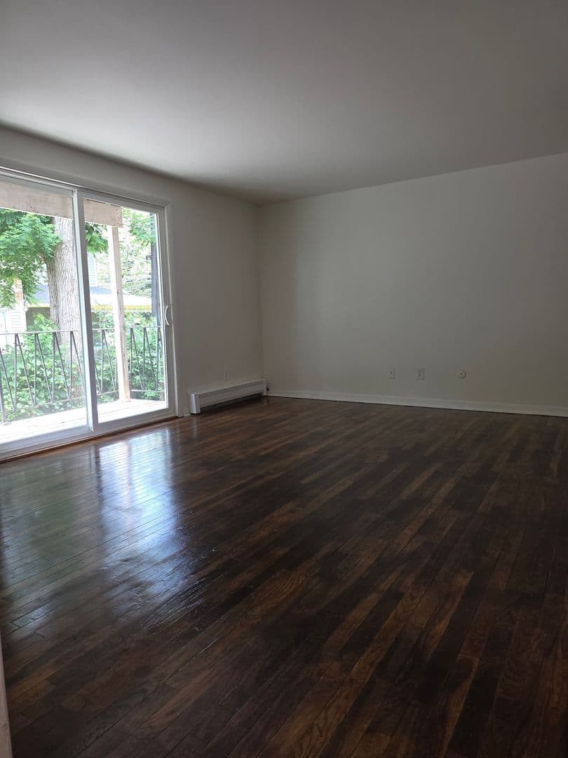 Elmira Apartment: 519 W WATER ST