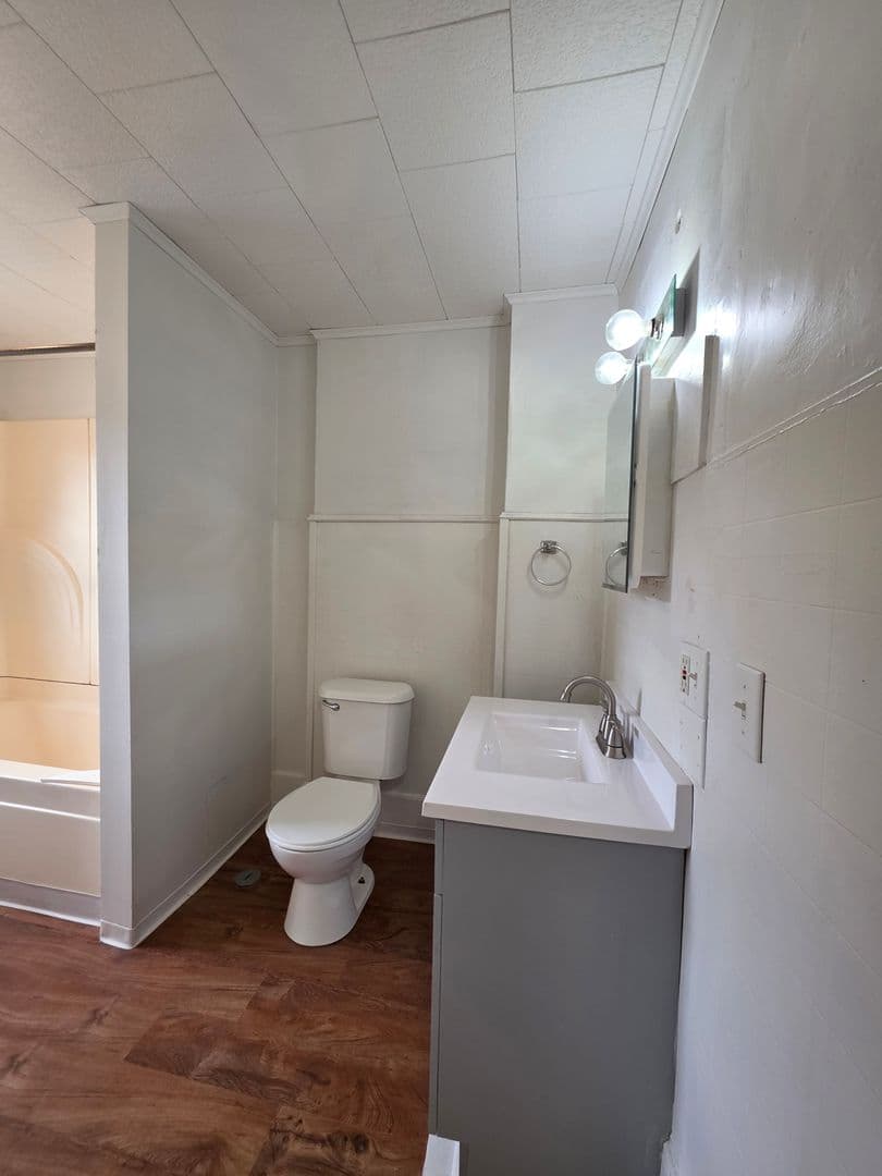 Elmira Heights Apartment: 2115-2117 College AVE