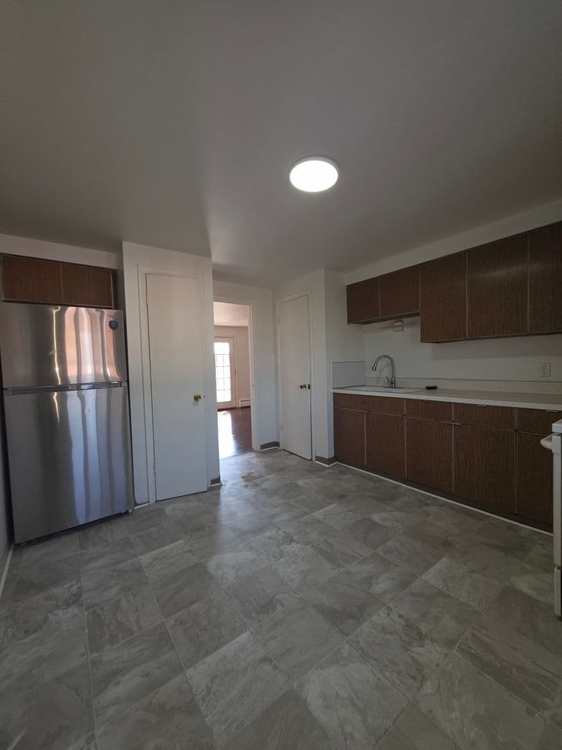 Elmira Apartment: 515 W WATER ST