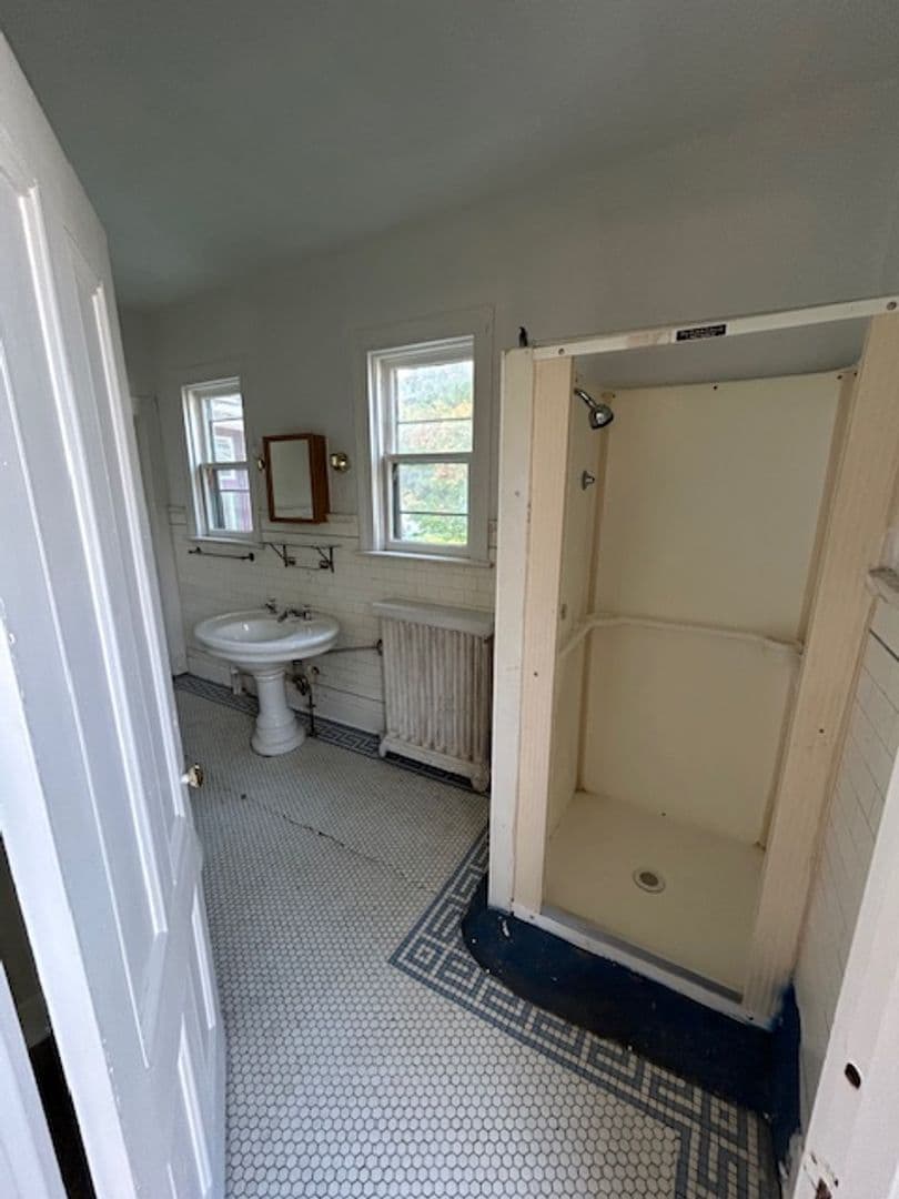 Elmira Apartment: 504 Maple AVE