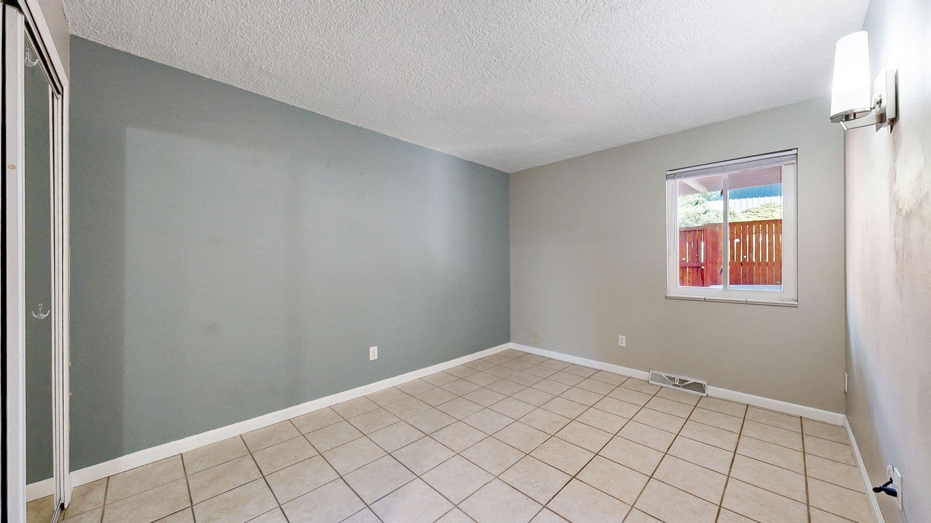 Aurora House: 2946 S Moline Pl