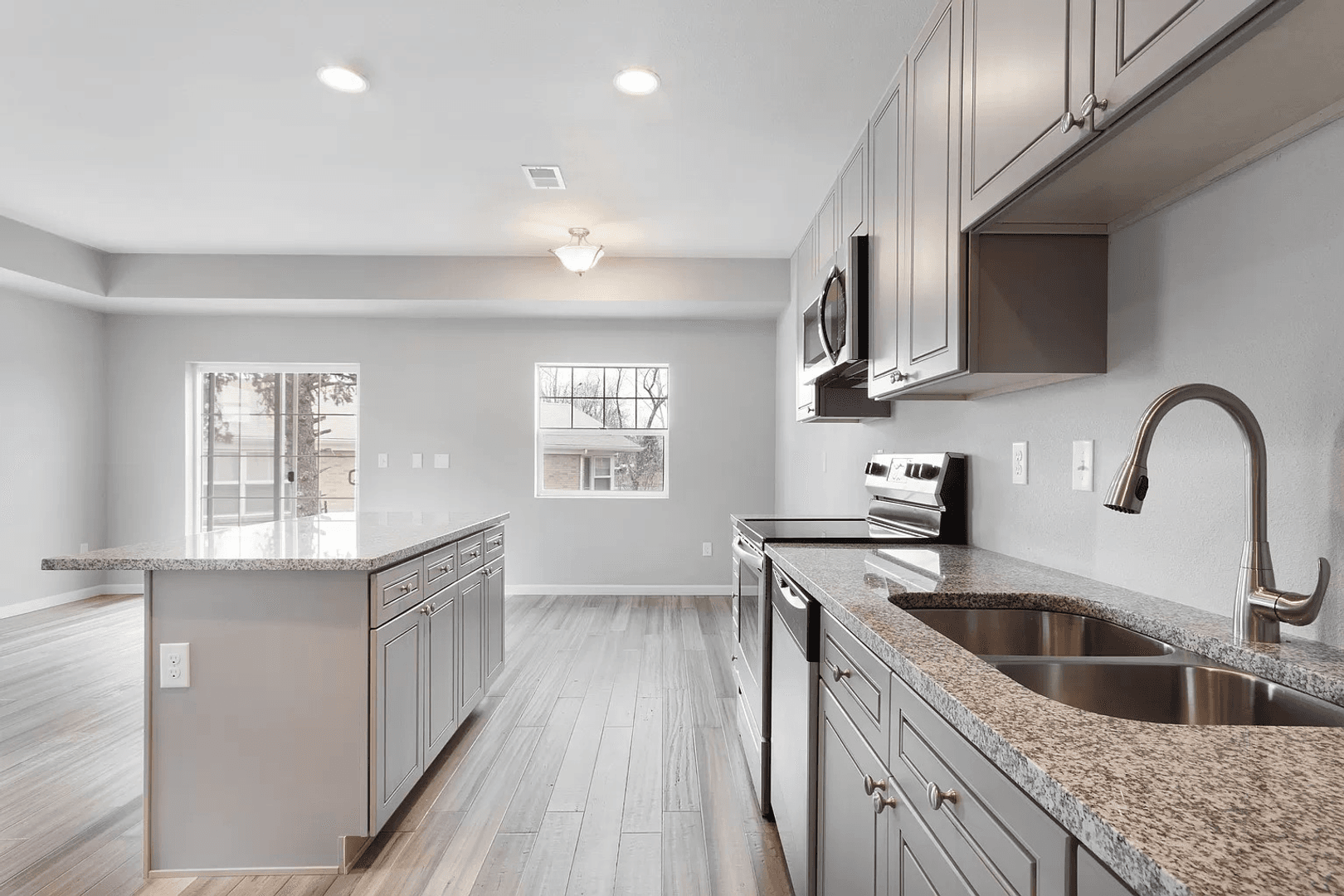 Aurora House: 2631 Sable Blvd