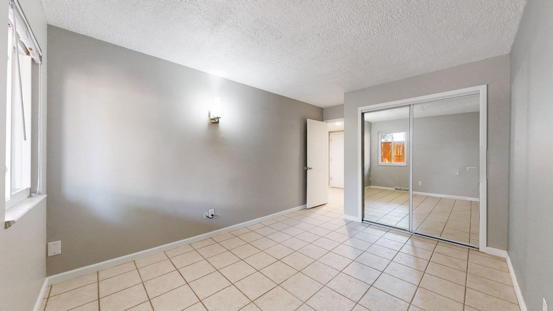 Aurora House: 2946 S Moline Pl