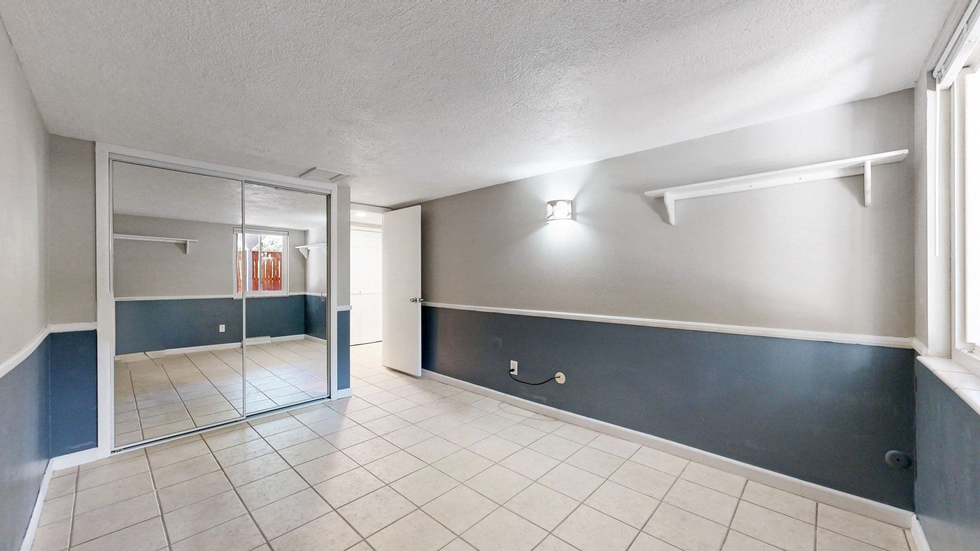 Aurora House: 2946 S Moline Pl