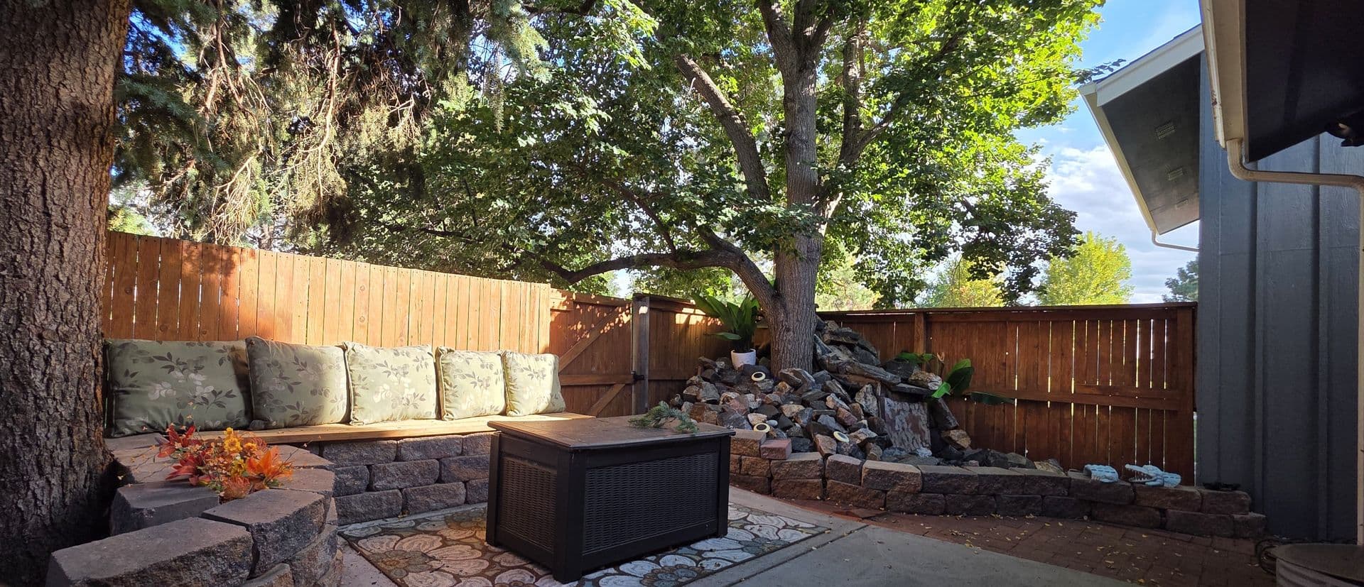 Aurora House: 2946 S Moline Pl