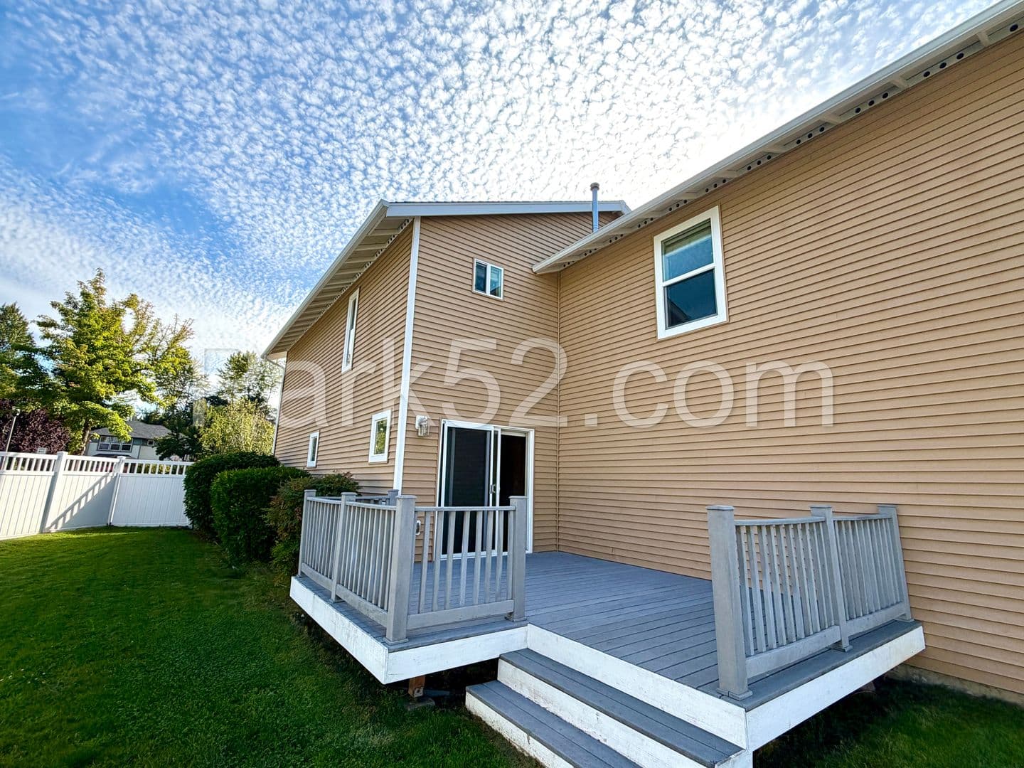 Dupont House: 2234 Wallace Loop