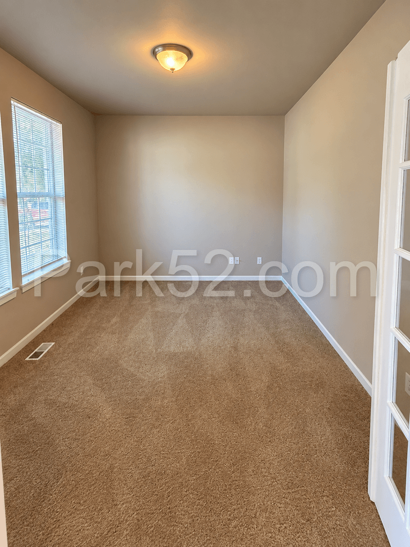 Puyallup House: 18608 111th Ave Ct E