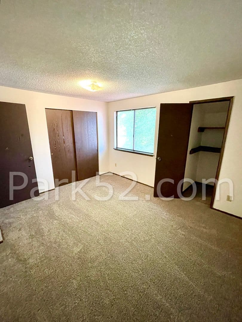 University Place Townhome: 9421 43rd St Ct W #A