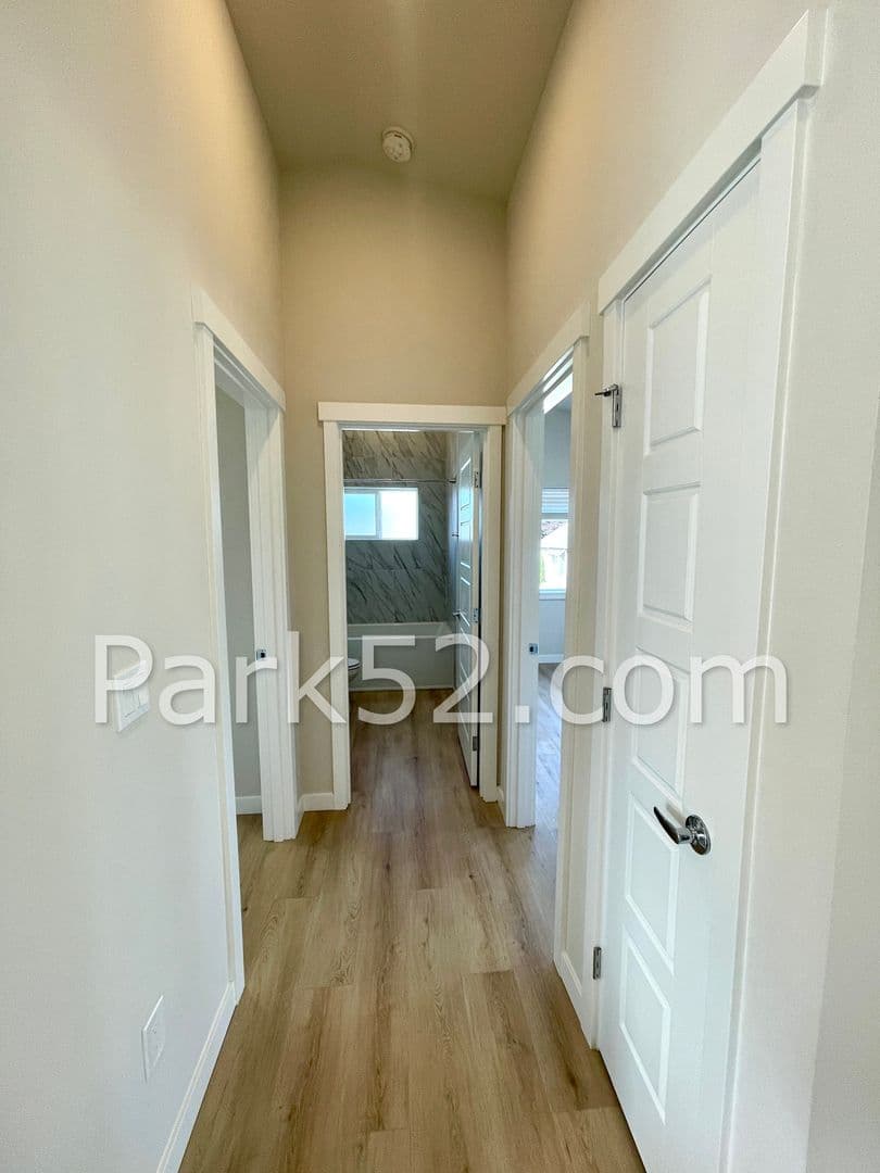 Tacoma House: 2346 S L St #B