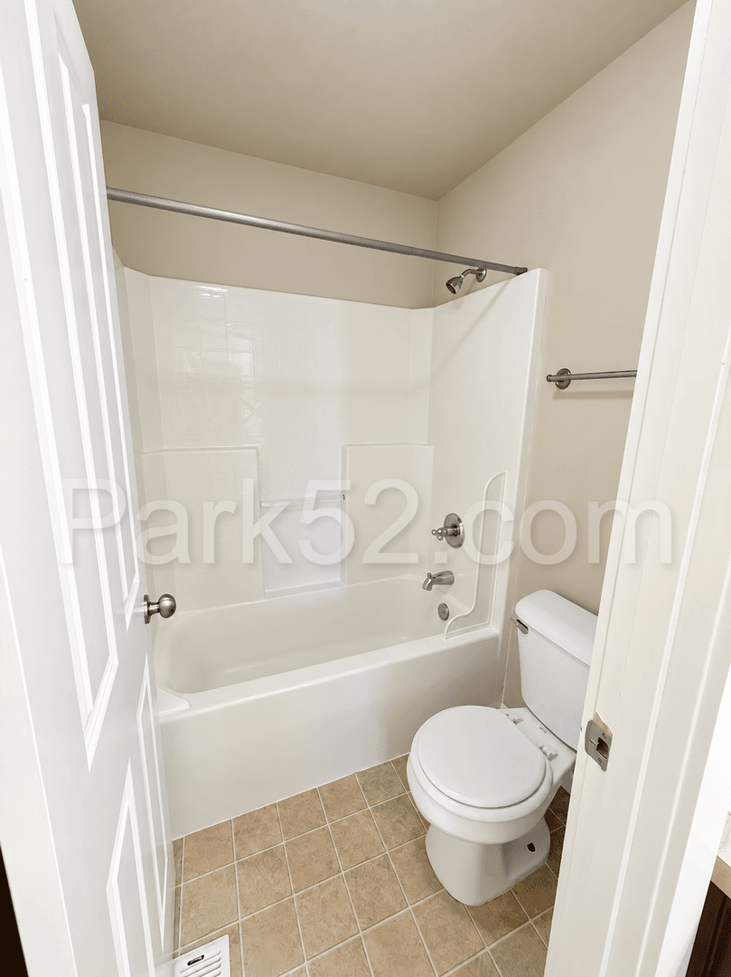 Puyallup House: 18608 111th Ave Ct E