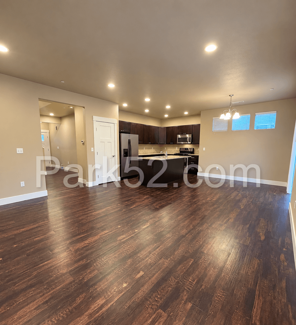 Olympia House: 1548 Onyx St SE