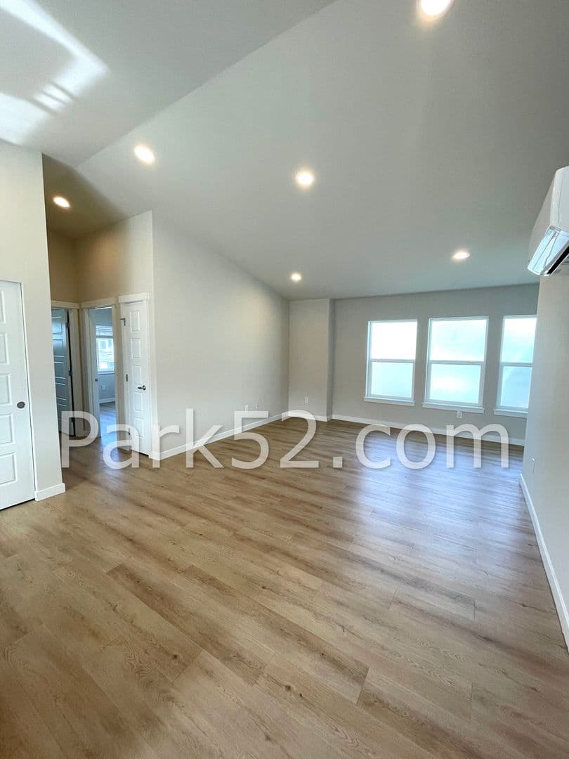 Tacoma House: 2346 S L St #B