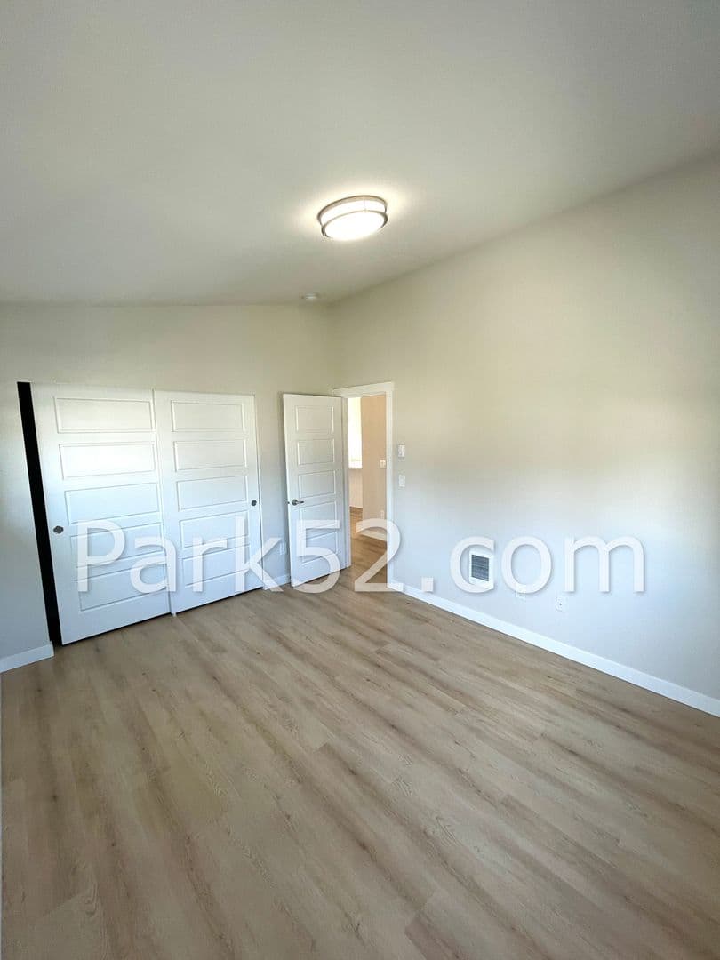 Tacoma House: 2346 S L St #B