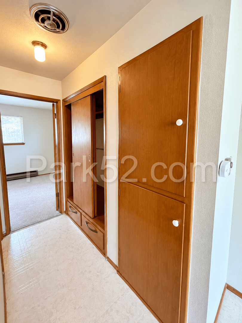 Tacoma Apartment: 3402 S 54th St #05