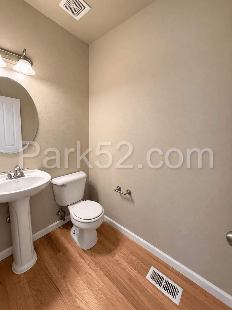 Puyallup House: 18608 111th Ave Ct E