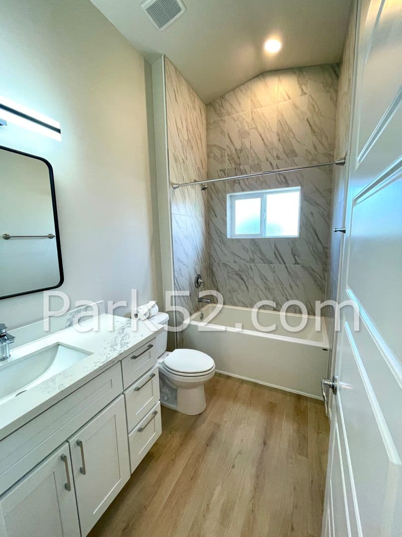 Tacoma House: 2346 S L St #B