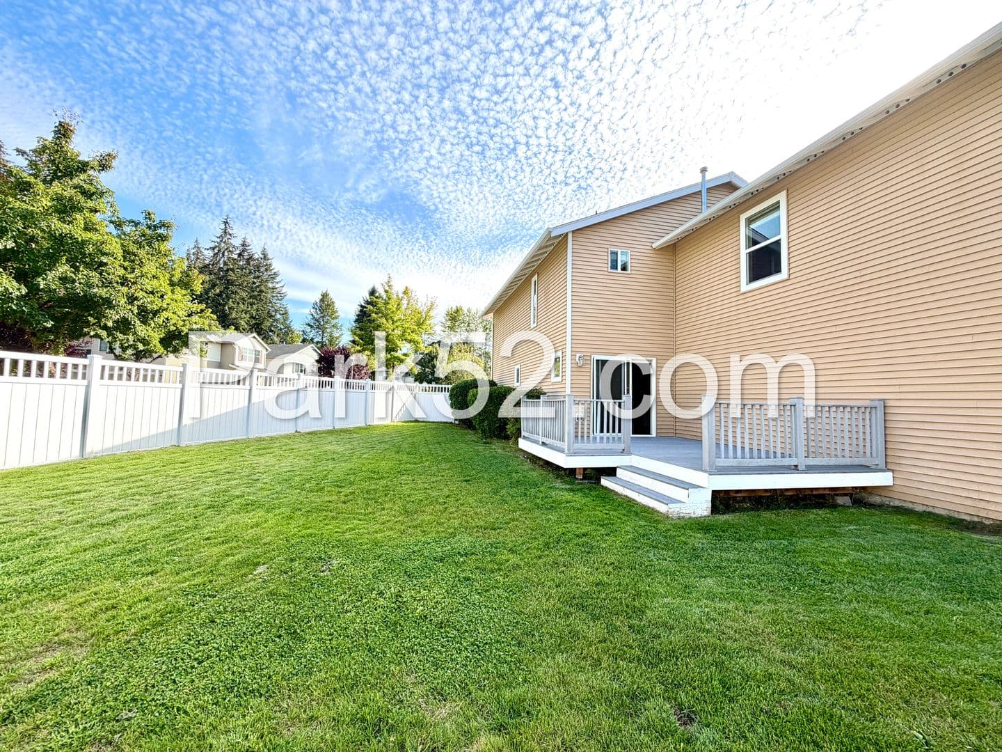 Dupont House: 2234 Wallace Loop