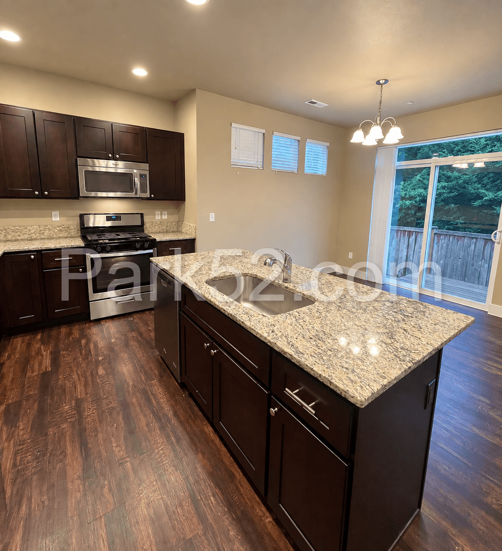 Olympia House: 1548 Onyx St SE