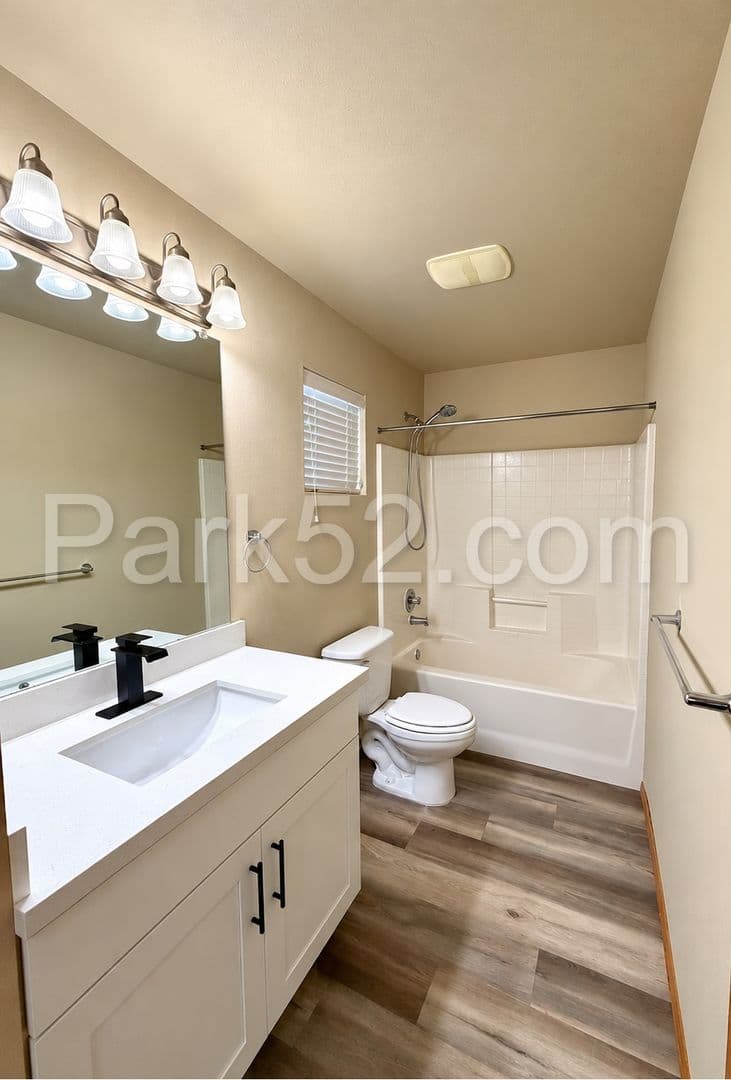 Dupont House: 2234 Wallace Loop