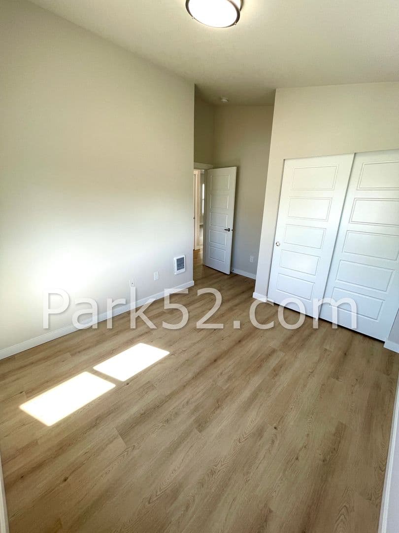 Tacoma House: 2346 S L St #B