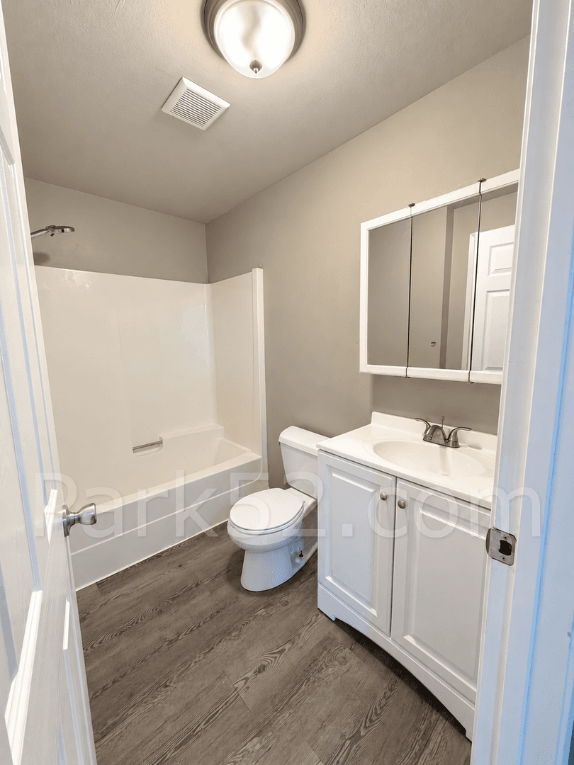 Tacoma Apartment: 3301 S Asotin #B