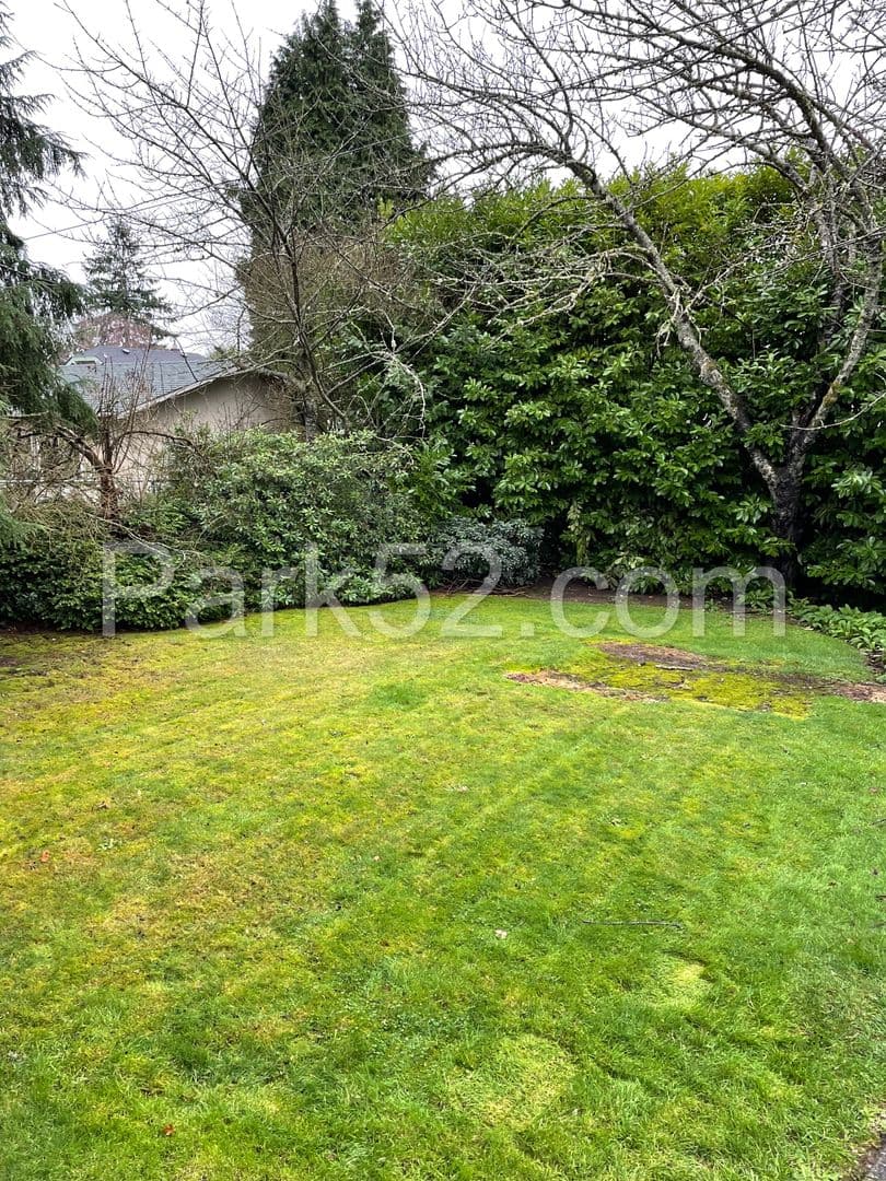 Tacoma House: 1002 S Oakes