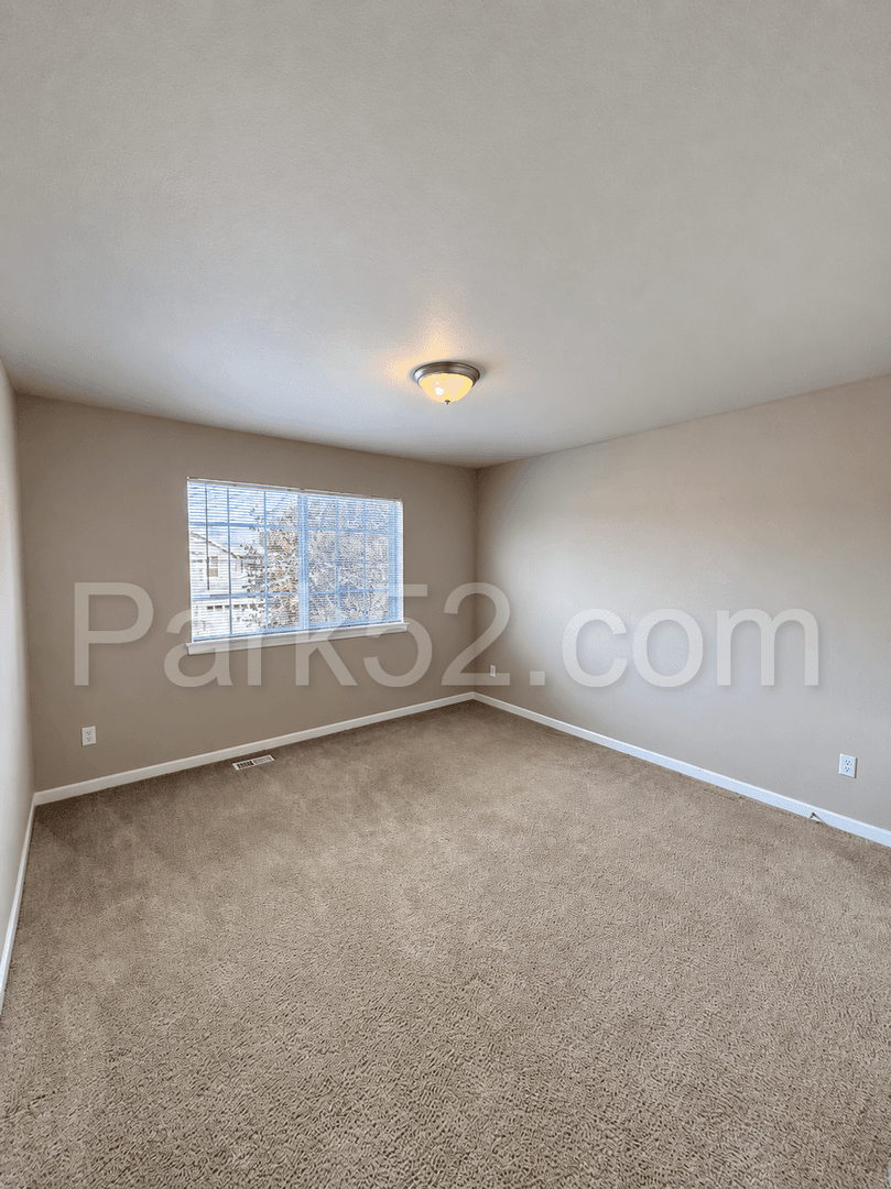 Puyallup House: 18608 111th Ave Ct E