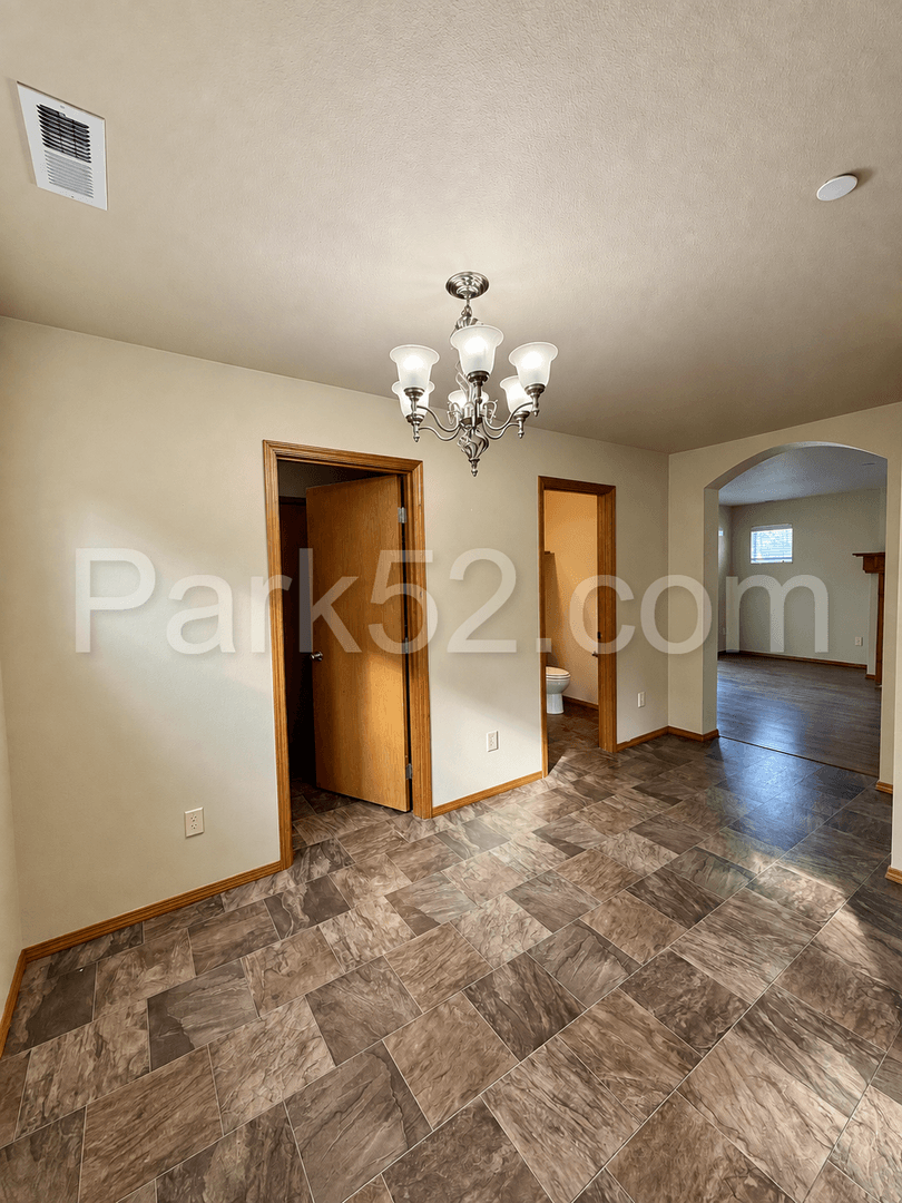 Dupont House: 2234 Wallace Loop