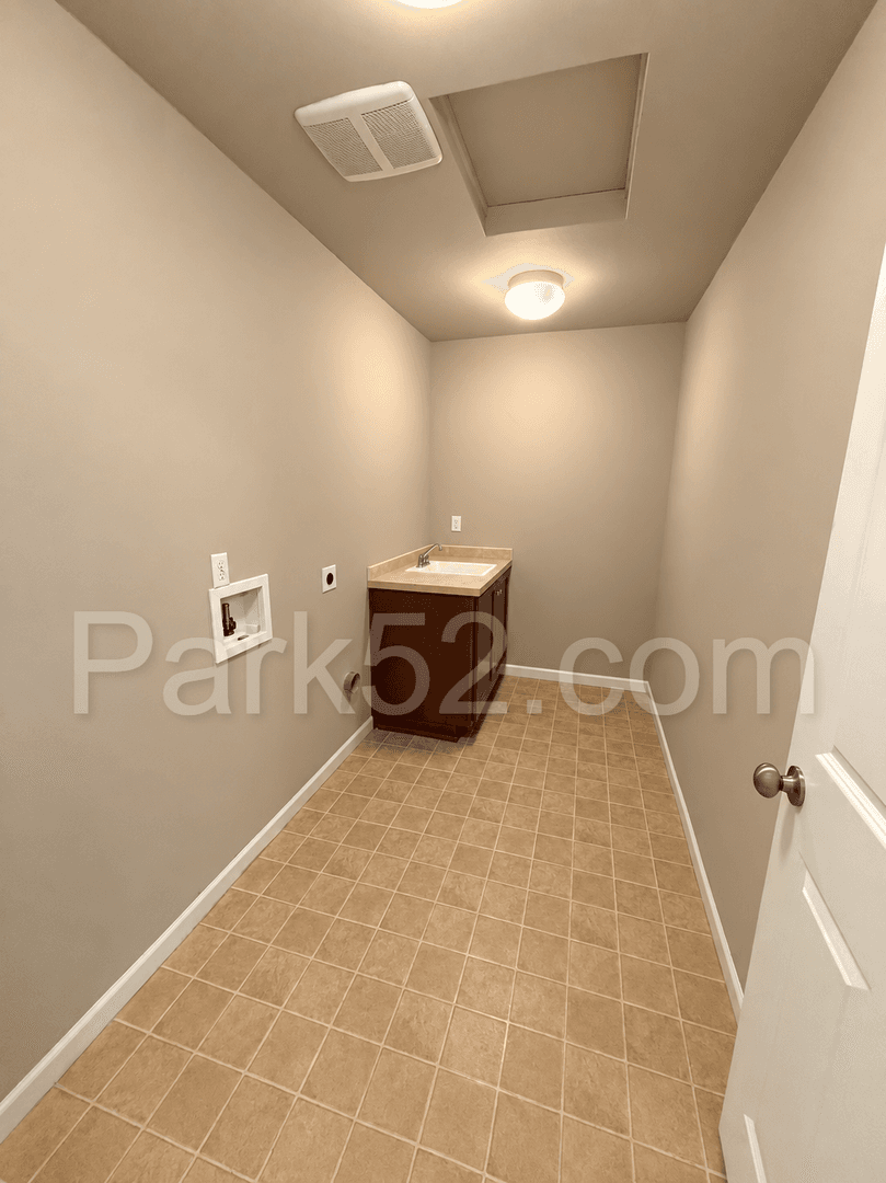 Puyallup House: 18608 111th Ave Ct E