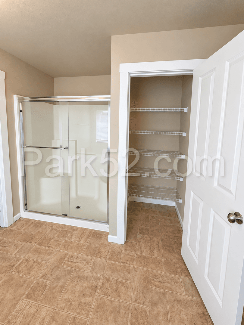 Puyallup House: 18608 111th Ave Ct E