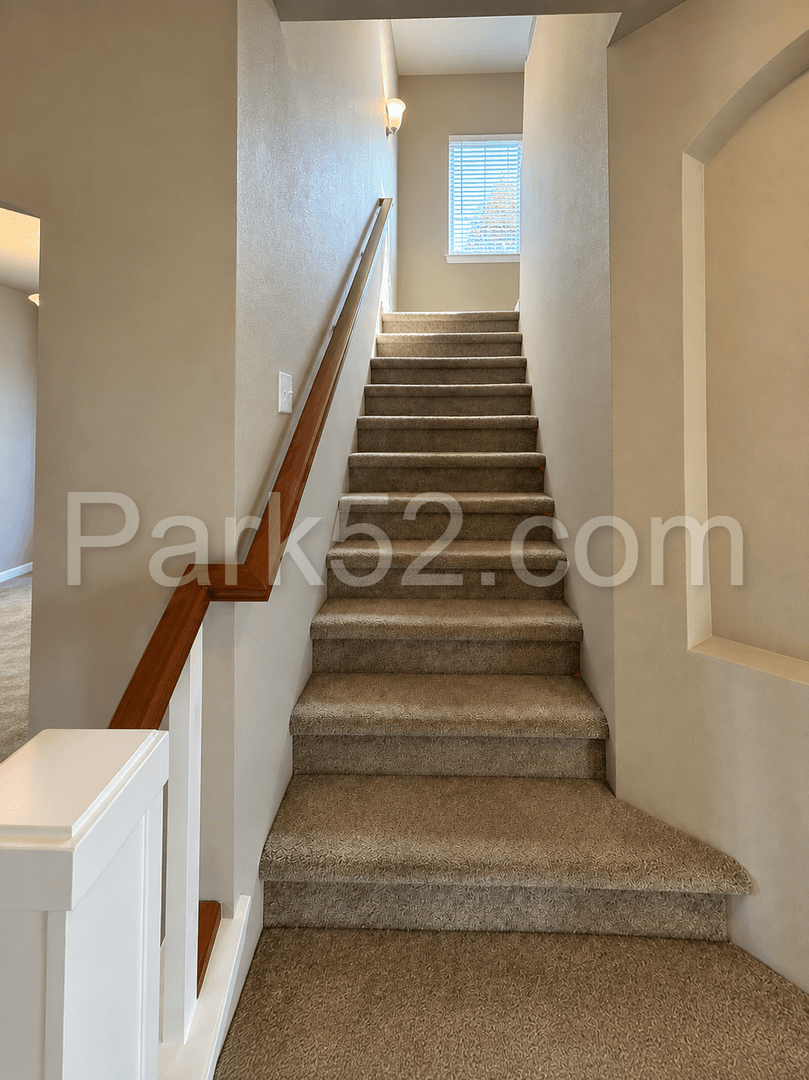 Puyallup House: 18608 111th Ave Ct E
