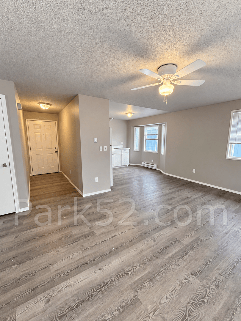 Tacoma Apartment: 3301 S Asotin #B