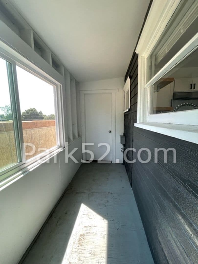 Tacoma Apartment: 1408 6th Ave