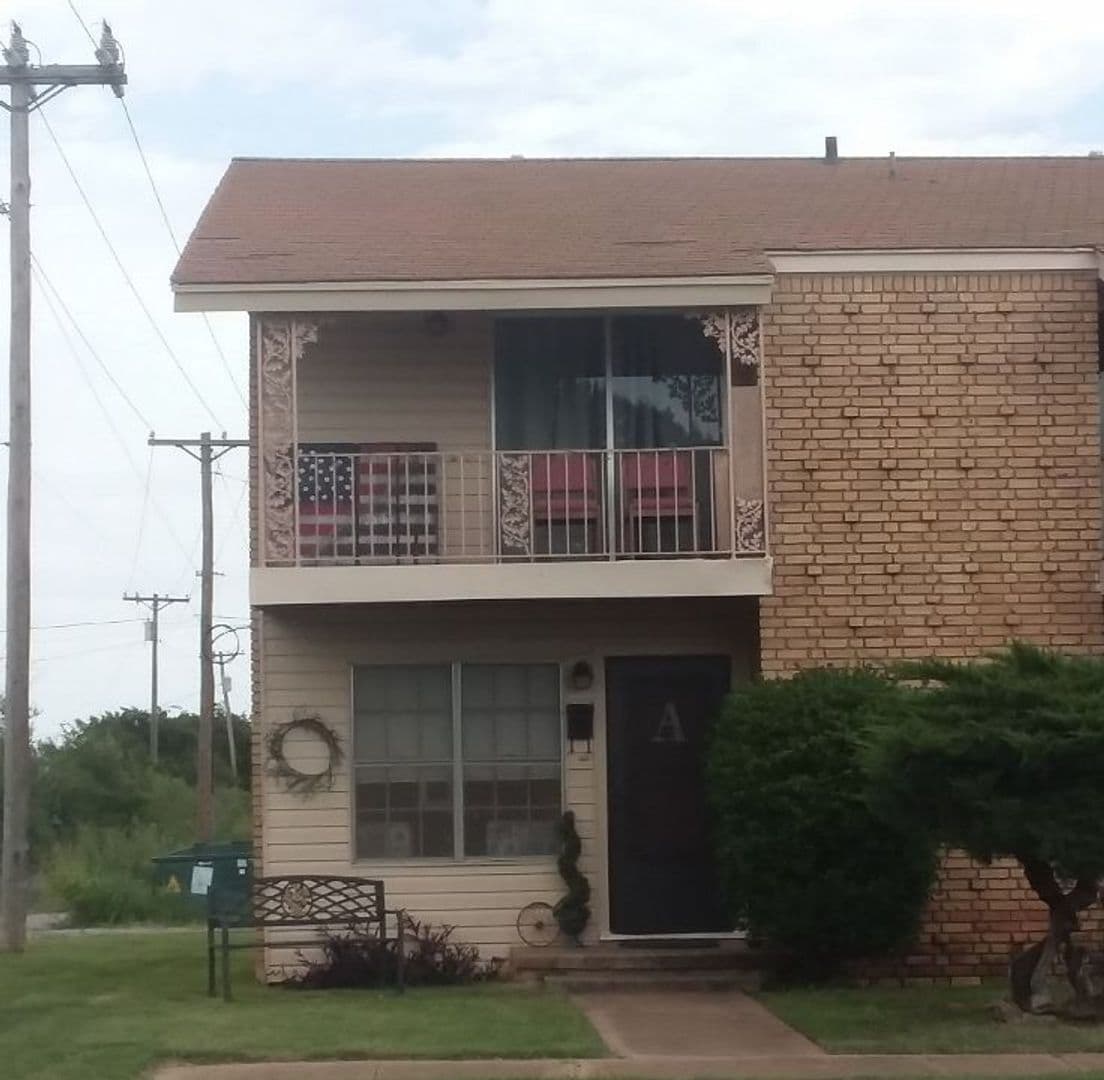 Frederick Apartment: 1621 N 13th Street #4