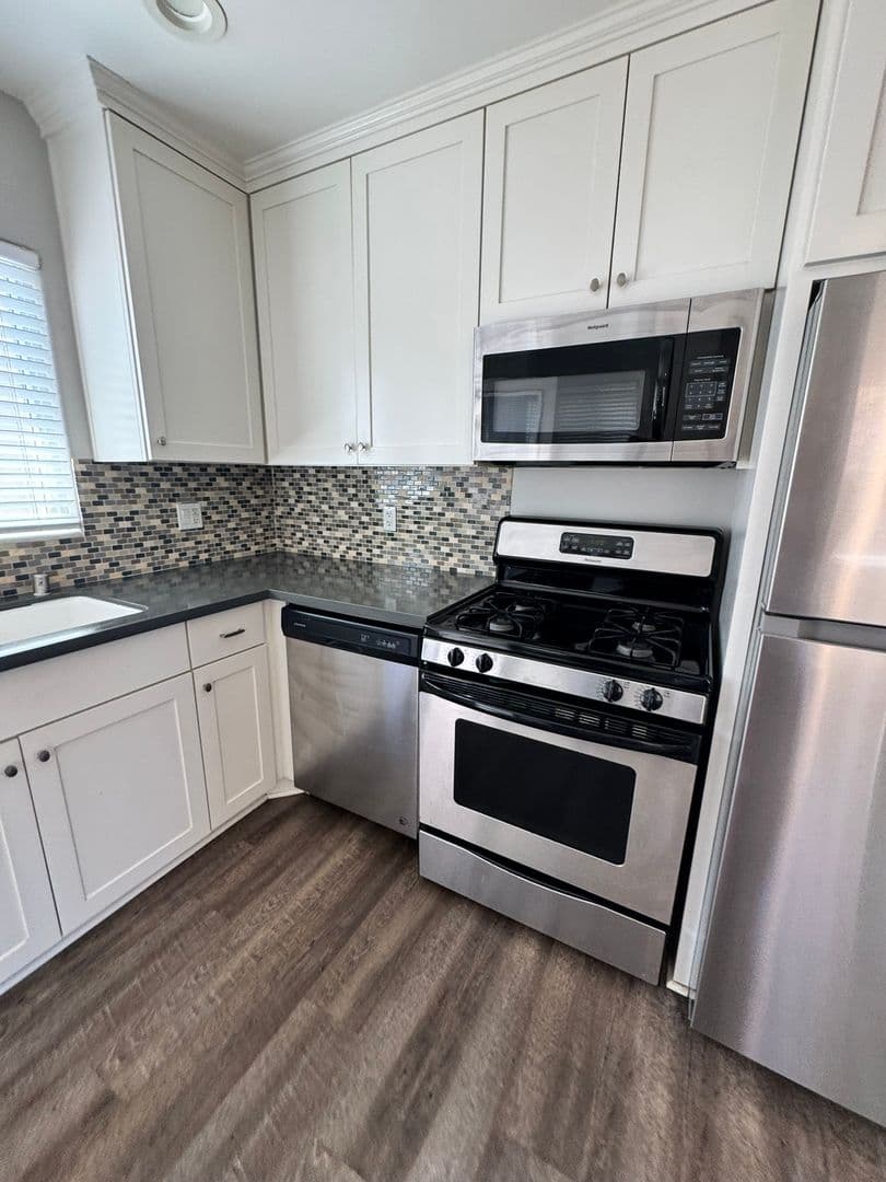 San Diego Apartment: 7043 Saranac Street