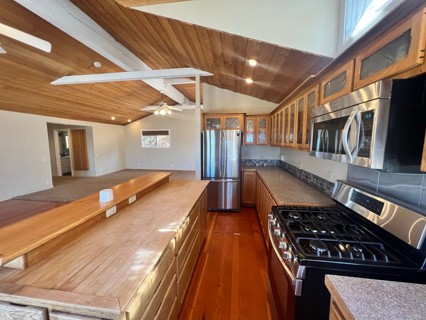 Alpine House: 1937 Lilac Ln
