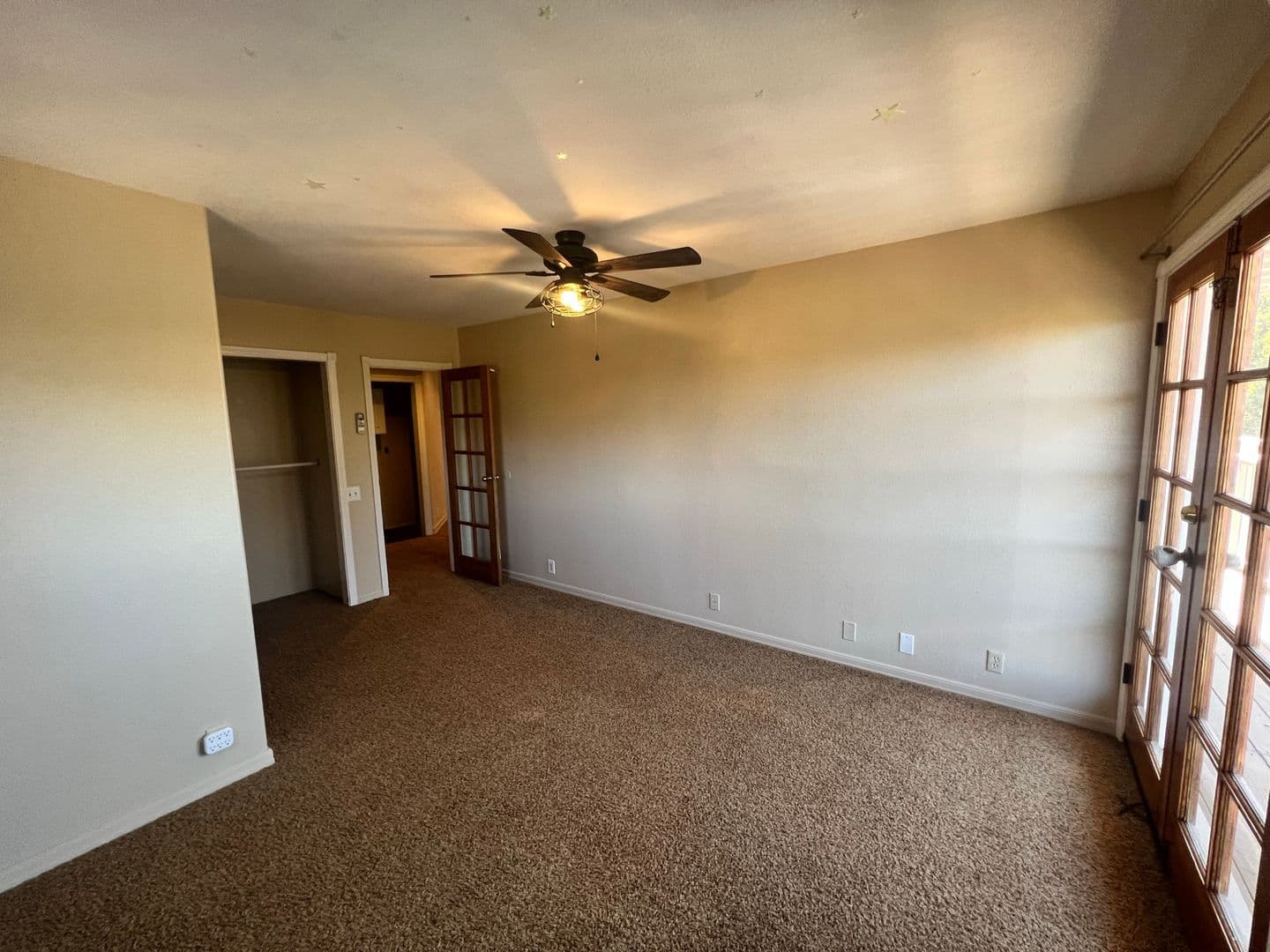 Alpine House: 1937 Lilac Ln
