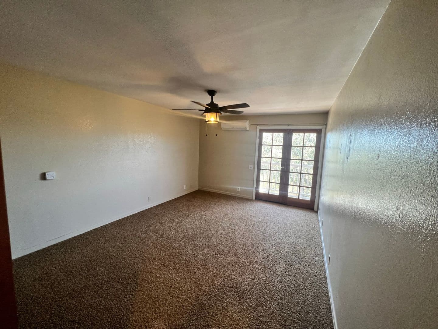 Alpine House: 1937 Lilac Ln