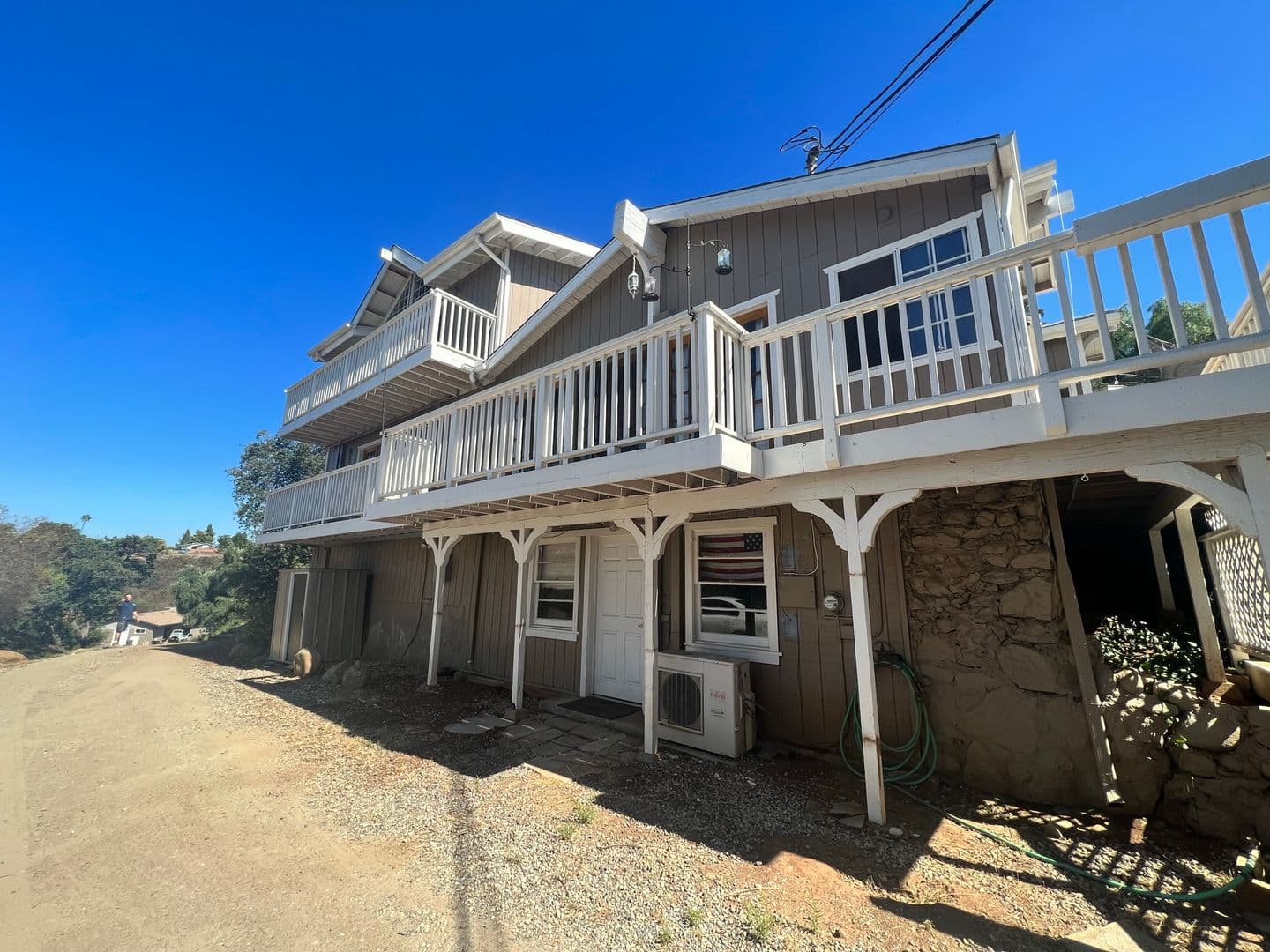 Alpine House: 1937 Lilac Ln