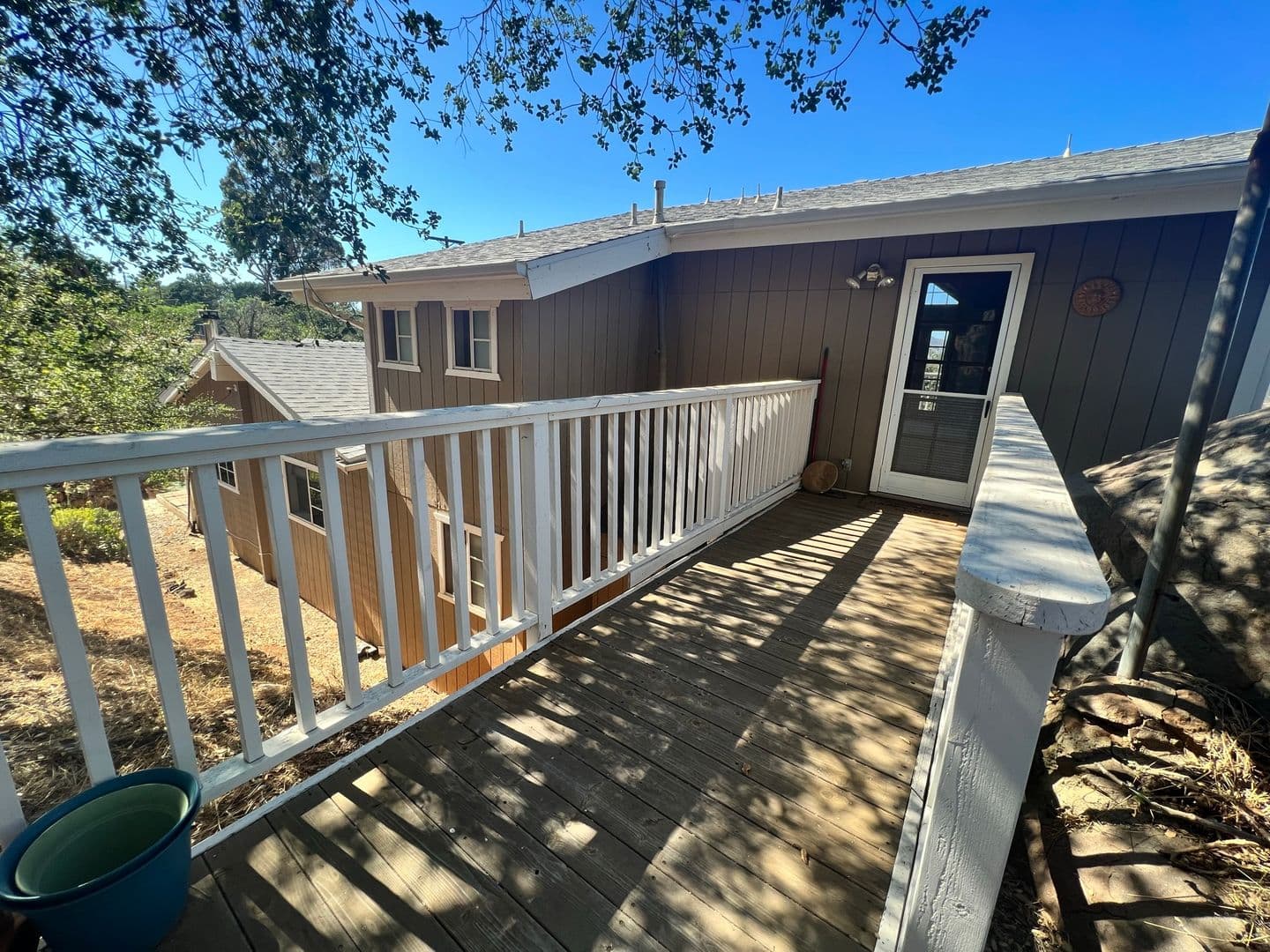 Alpine House: 1937 Lilac Ln
