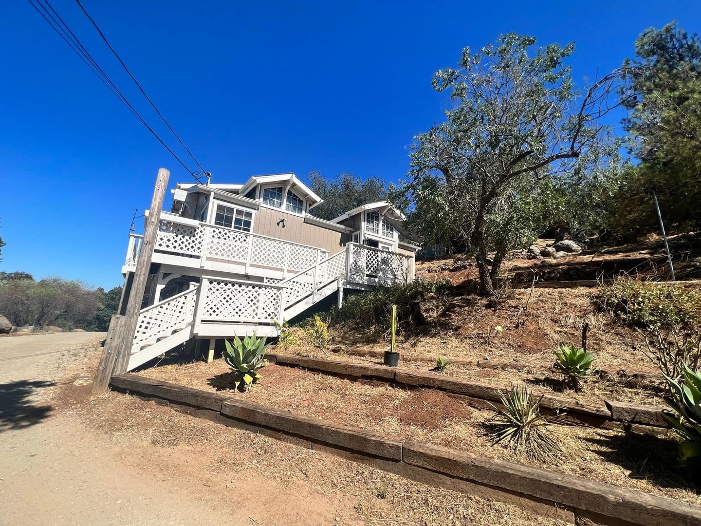 Alpine House: 1937 Lilac Ln