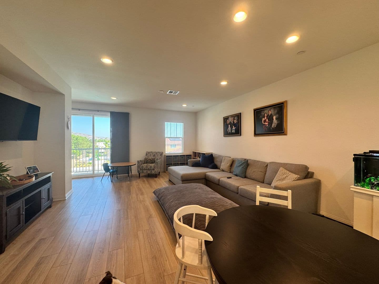 Santee House: 8648 Amherst St
