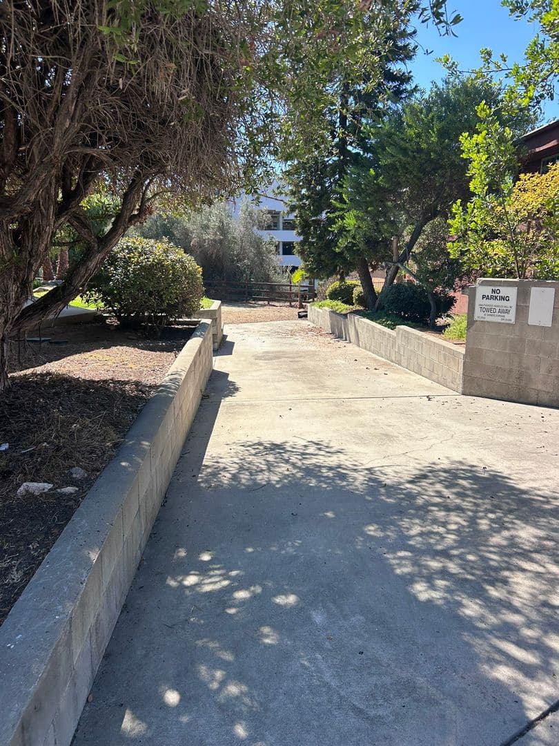 San Diego House: 4571 Twain Ave
