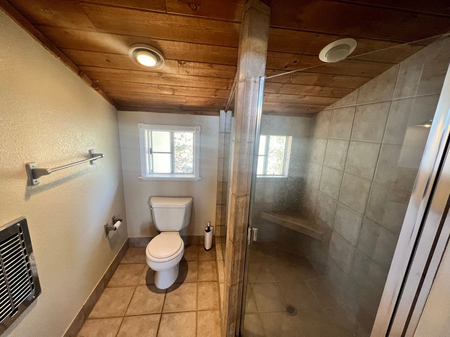 Alpine House: 1937 Lilac Ln
